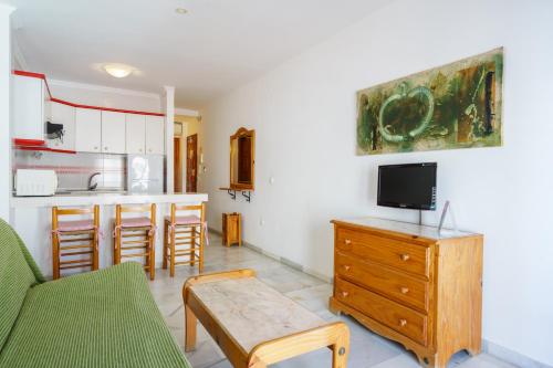 Dapur atau dapur kecil di Apartamentos Pepe Mesa