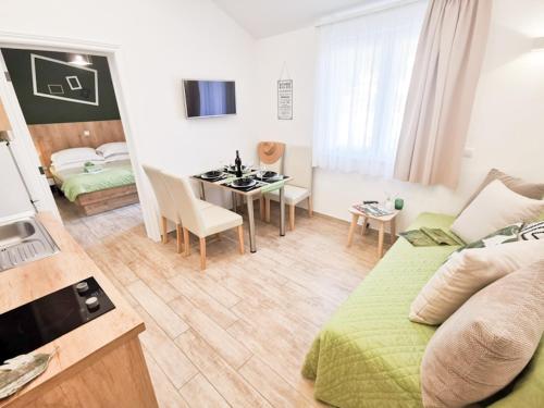 Rita Apartments - Charming Apartment 2plus2 PartialSeaView