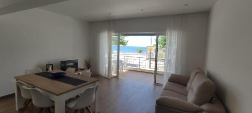 11 Beira Mar - Casas & Papeis
