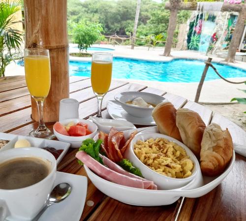 Comida en o cerca de este hotel