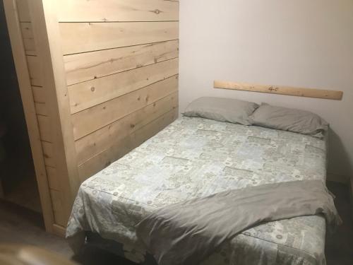 Postel nebo postele na pokoji v ubytování Earthquest Lodge