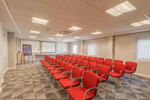 Kawasan bisnes dan/atau bilik persidangan di Holiday Inn Express Kettering by IHG
