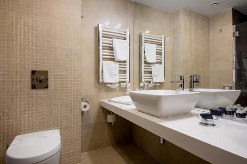 Ένα μπάνιο στο Hotel BUKOVINA