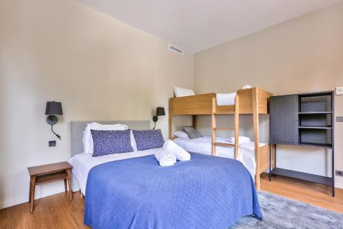 119 - Urban Spacious Apartment Sebastopol