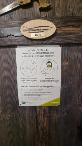 Certifikát, hodnocení, plakát nebo jiný dokument vystavený v ubytování Amadehaus