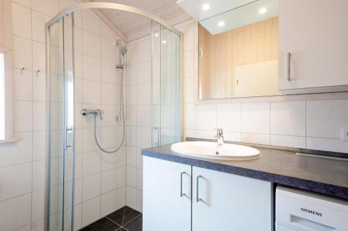 Een badkamer bij Resort 2 Ocean Cottage A 16