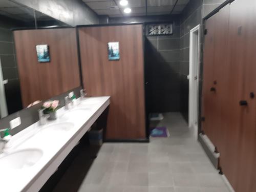 Imagen de la galería de Quiet Hostel - Minquan Inn, en Tainan