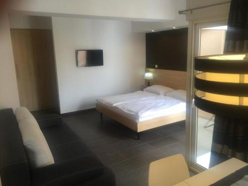 Postel nebo postele na pokoji v ubytování Studio apartment in Vodice with balcony, air conditioning, WiFi 4323-3