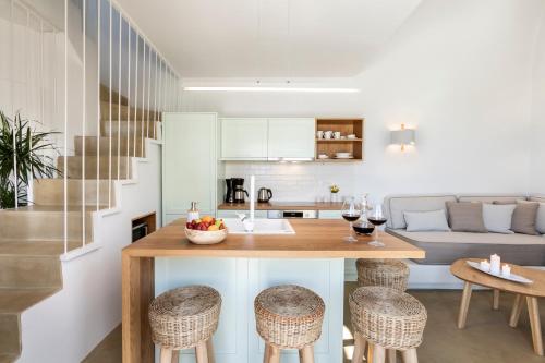 Cucina o angolo cottura di Santo Bloom Luxury Villas