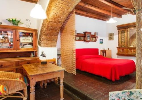 Independent with garden heart of trastevere John Cabot