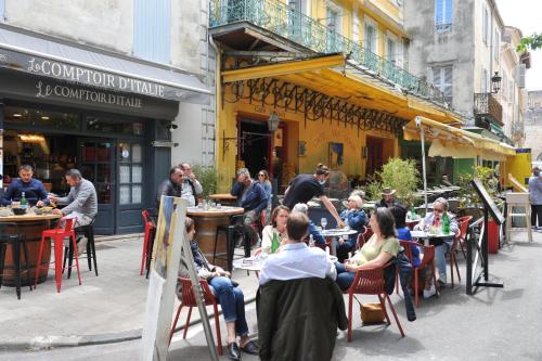Επισκέπτες που μένουν στο Loft Apartment , La Terrasse Centre Ville d'Arles,