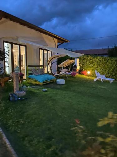 Bazén v ubytování Ritratto sul Lago nebo v jeho okolí