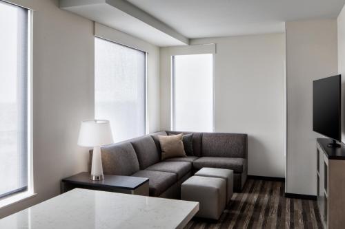 Μια τηλεόραση ή/και κέντρο ψυχαγωγίας στο Hyatt House Denver Aurora Anschutz Medical Campus