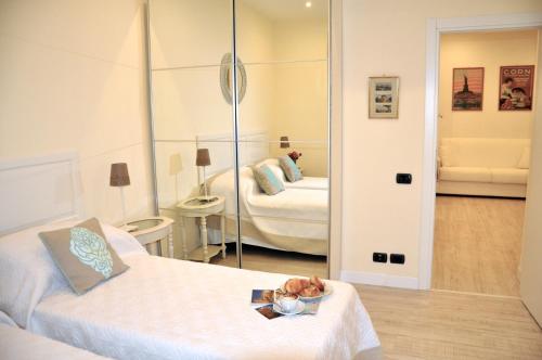 Cama ou camas em um quarto em The Avalon