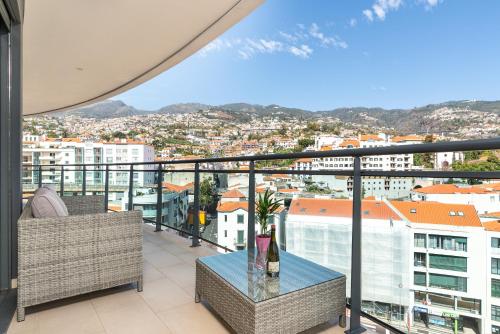 Luxurious Apartment Funchal - Casa Valentina - Rent2U, Lda