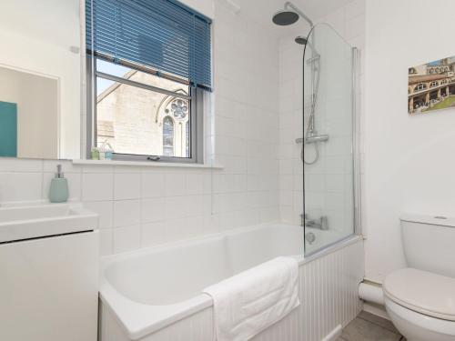 Koupelna v ubytování Pass the Keys Bright modern one bed apartment - Bath city centre