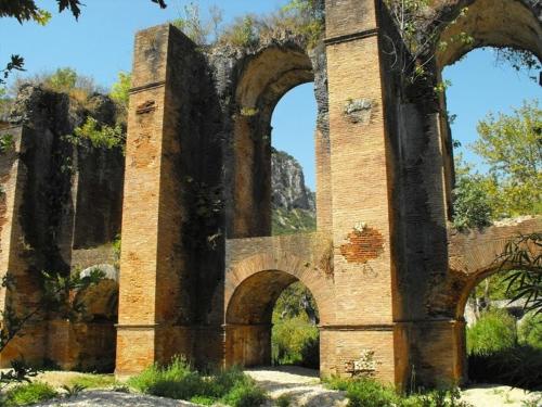 Gallery image of Spasmeni Vrisi in Lygia