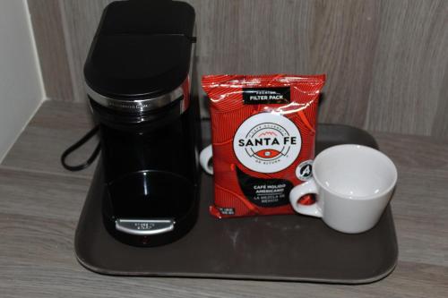Tetera y cafetera en Sara N Hotel & Spa