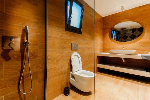 Olia Suites Parga tesisinde bir banyo