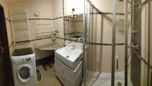 A bathroom at Aquarius-Aqua Apartment