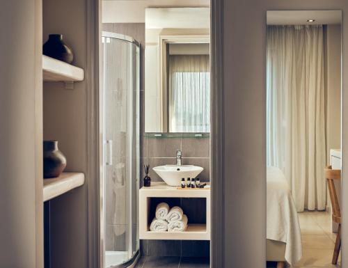 Ванна кімната в Ionian Hill Hotel