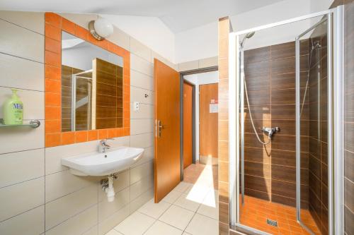 Bathroom sa Inter Hostel Liberec