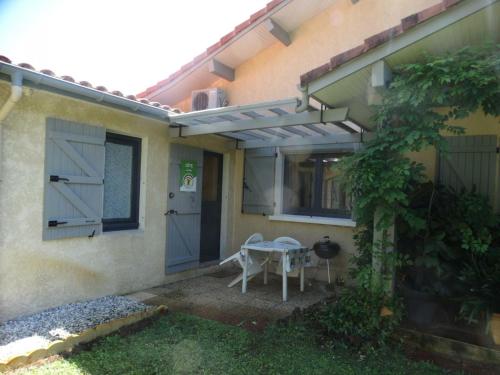 Appartement Saint-Julien-en-Born, 2 pièces, 2 personnes - FR-1-360-270