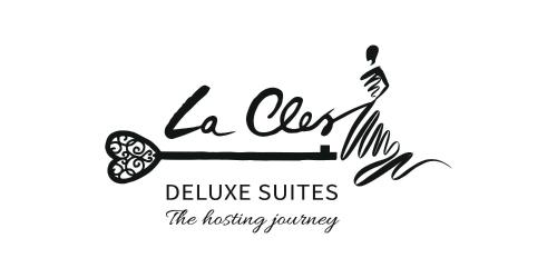 ein Schild für die Verkostung mit einer Flasche Wein und der Inschrift la costanza liefert in der Unterkunft La Cles Deluxe Suites in Cles