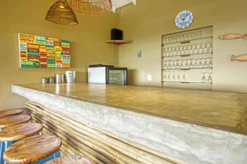 El salón o zona de bar de Baleia Azul 11