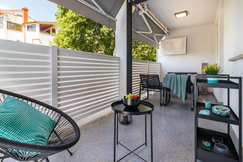 NEW large app near sea, cozy 3 Bedrooms and 2 Bathrooms