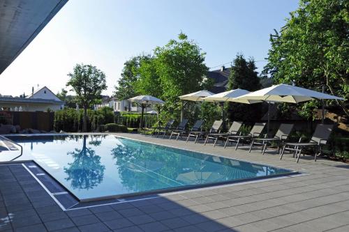 Swimming pool sa o malapit sa MICHELS Wellness- & Wohlfühlhotel