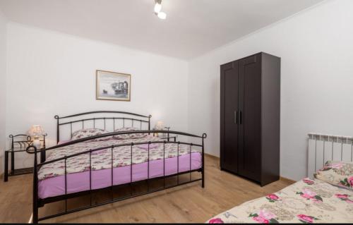 Holiday House Sweet Home