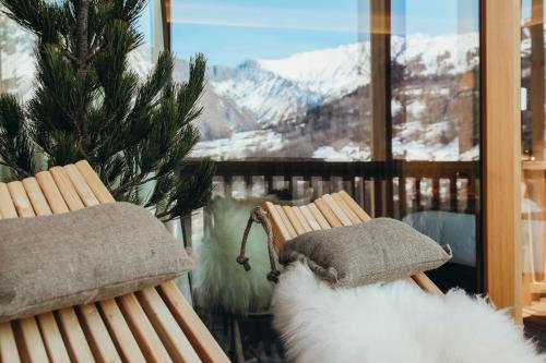 ホテルから撮影された、または一般的な山の景色