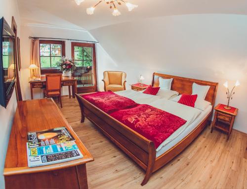 Llit o llits en una habitació de Landhotel Neugebauer