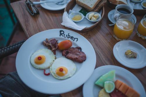 Еда / где поесть недалеко от комплекса для отдыха