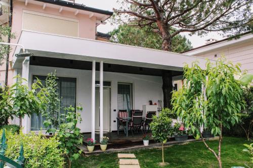 ドゥラスにあるIvy Lalzi Bay Beach Houseのギャラリーの写真