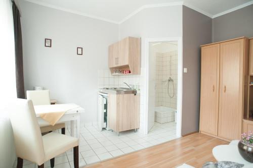 Foto dalla galleria di Oleander Apartman a Hévíz