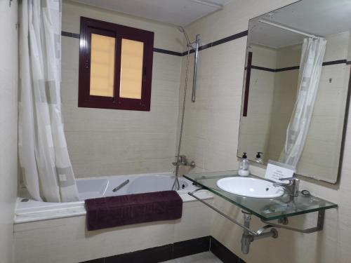 Koupelna v ubytování 1 Bedroom Apartment, Cala Azul, La Cala de Mijas