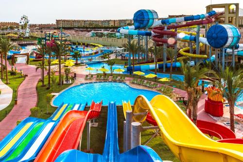 - Piscina en un parque acuático con toboganes en Rixos Premium Seagate - Ultra All Inclusive, en Sharm El Sheikh
