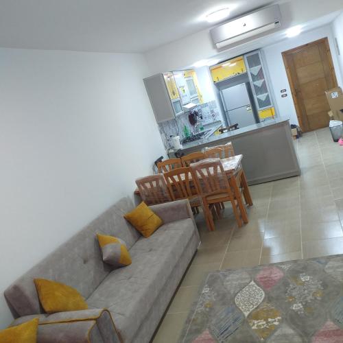 شاليه فرش فندقي بقرية بالميرا بيتش العين السخنه للعائلات