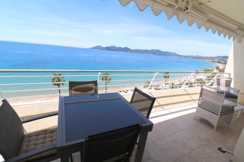 Amazing sea view 2 bedroom beach front 303