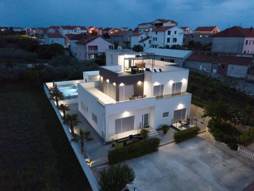 Luxury Apartments Golden Dreams