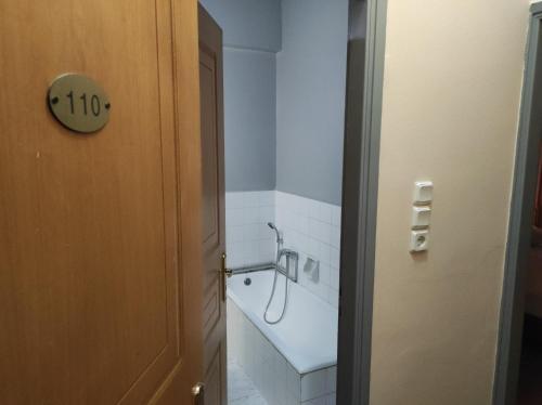 
A bathroom at Hotel Lido

