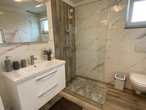 Foto dalla galleria di Apartman Veronika a Risika