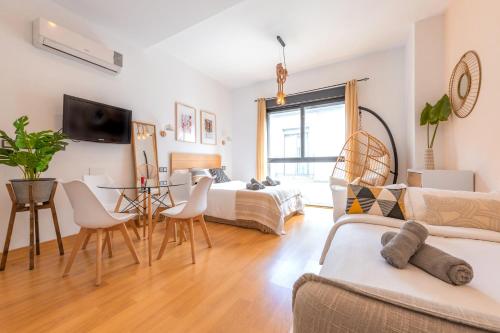 Romantic studio in the center by REMS