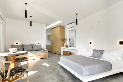 Un lugar para sentarse en Tinos Dove Suites