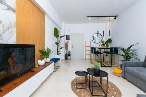 #Avant_Garde #Beach 2',Downtown 5'