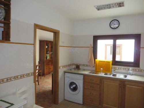 A kitchen or kitchenette at Casa do Castelo