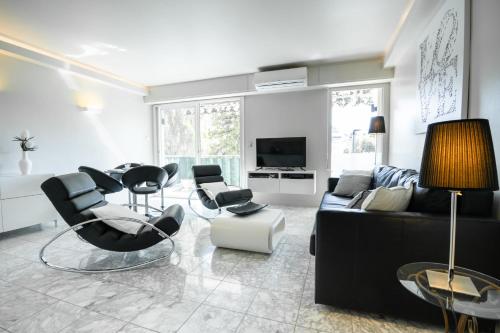2-Bedroom Apartment Pointe Croisette Peaceful Walk to the Beach