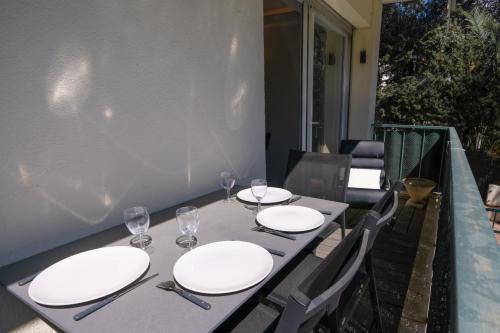 2-Bedroom Apartment Pointe Croisette Peaceful Walk to the Beach
